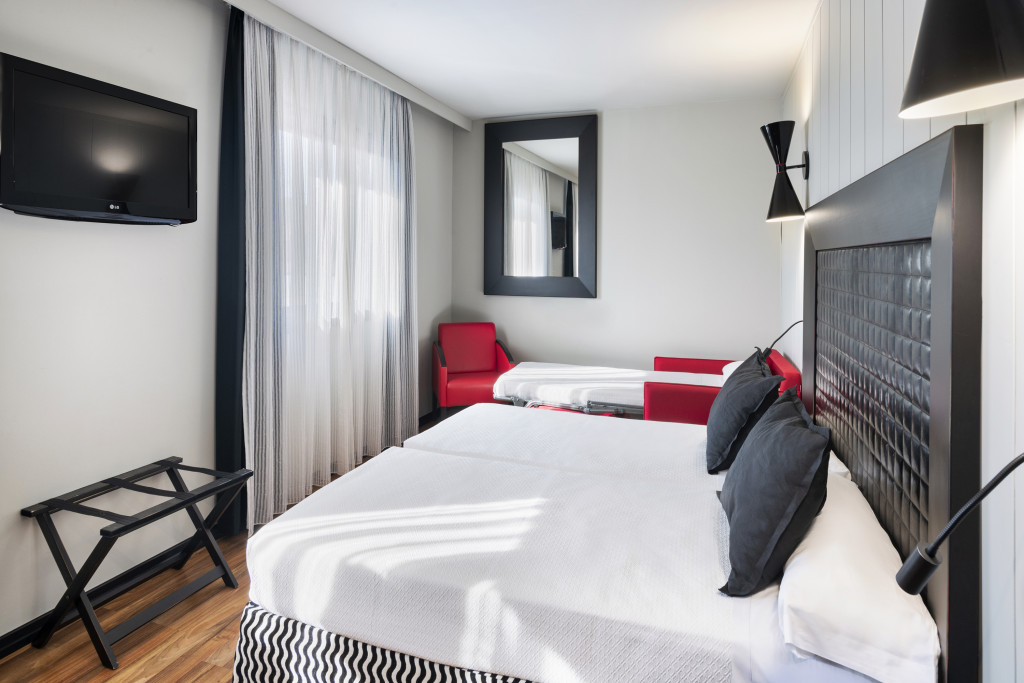 Habitación Triple Aeroport Girona